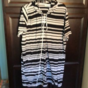 Women’s 2X swimsuit cover up super cute!